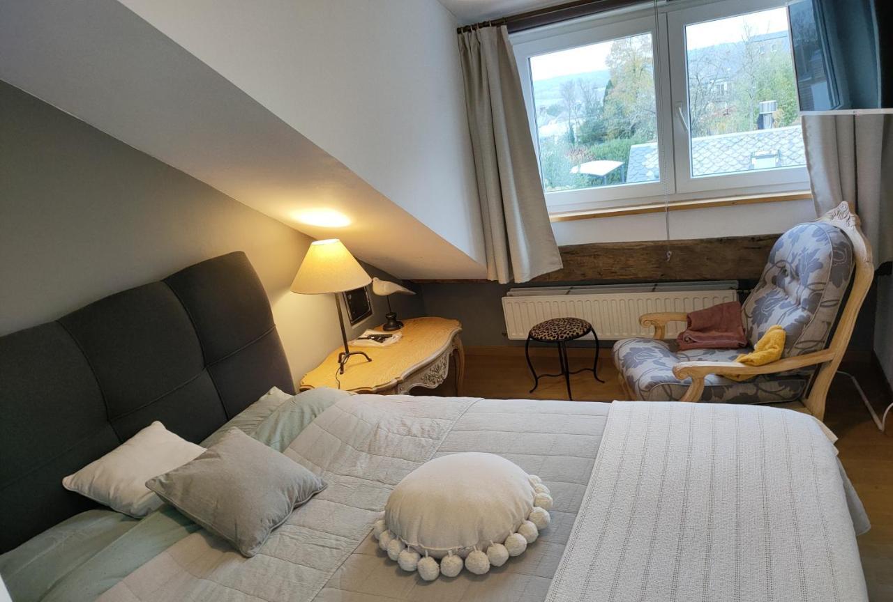 Chez Monsieur Bed and Breakfast Florenville Esterno foto